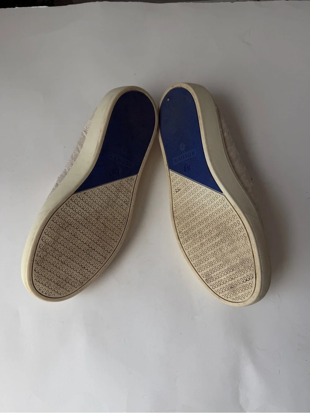 Rothy’s Ivory Houndstooth Slip On Sneaker Shoes Classic Blue Heel Casual Sz 7